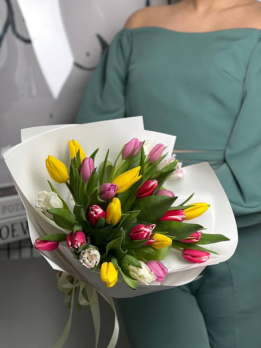 Mix bouquet of 25 tulips Mix bouquet of 25 tulips