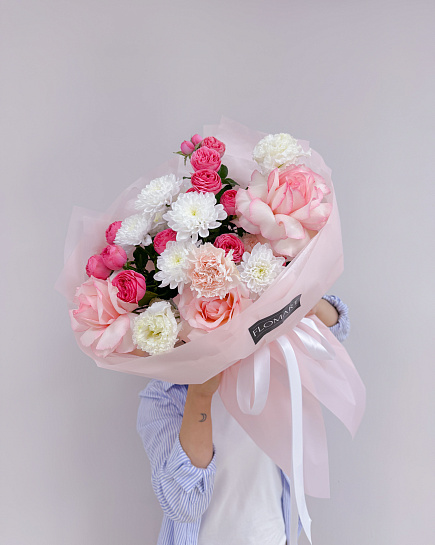 Rose - 3 pcs. Bush rose - 2 pcs. Chrysanthemum - 1 with delivery to Astana