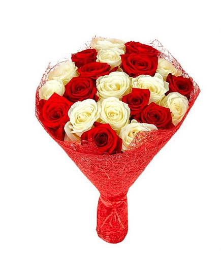 Букет-микс 21 красная и белая розы с доставкой по Балхаше