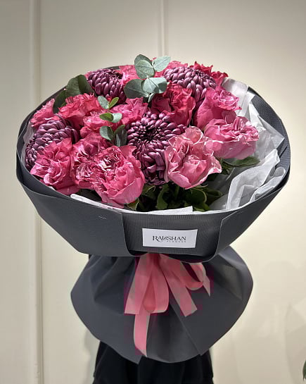 Букет из пионовидных роз и хризантем с доставкой по Астане
