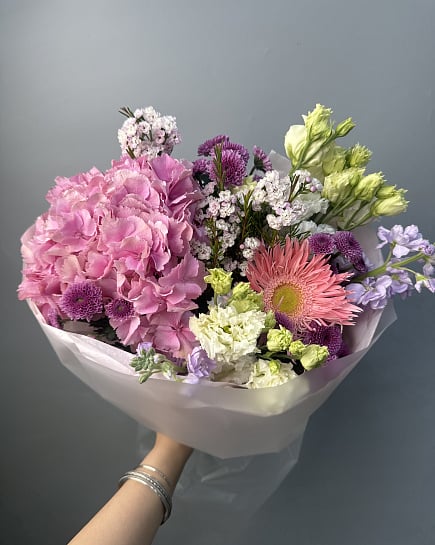 Розово-фиолетовый микс с гортензией с доставкой по Астане