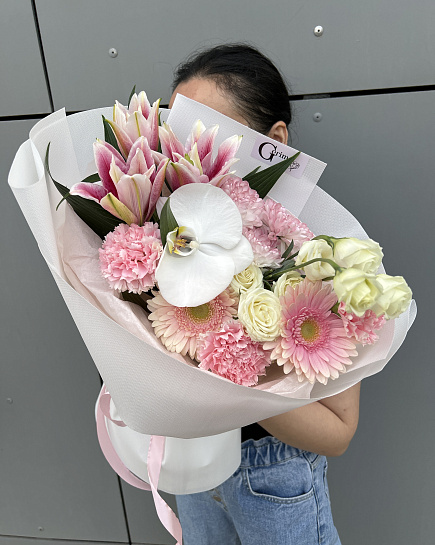 Assembled bouquet with delivery to Astana