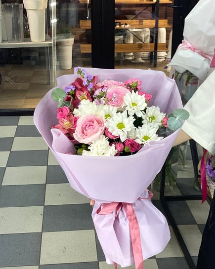 Букет из альстромерий и статицы with delivery to Astana
