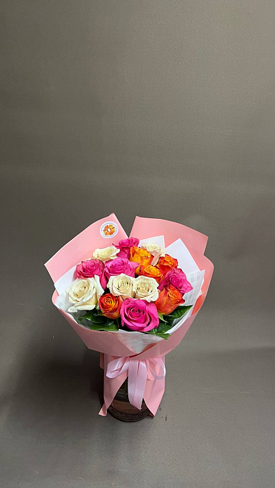 Bouquet of 15 Dutch Mic roses