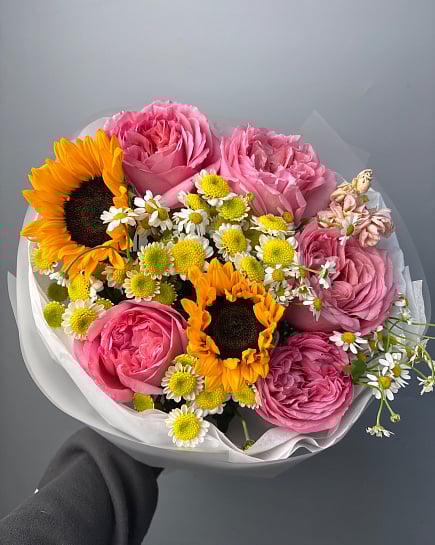 Солнечный микс с пионовидными розами с доставкой по Астане