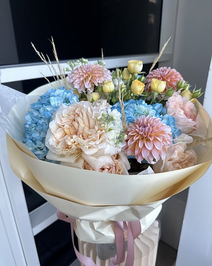 Большой круглый букет с синей гортензией with delivery to Astana