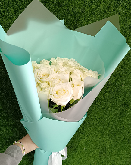 Букет из 25 белых роз  с доставкой по Алматы