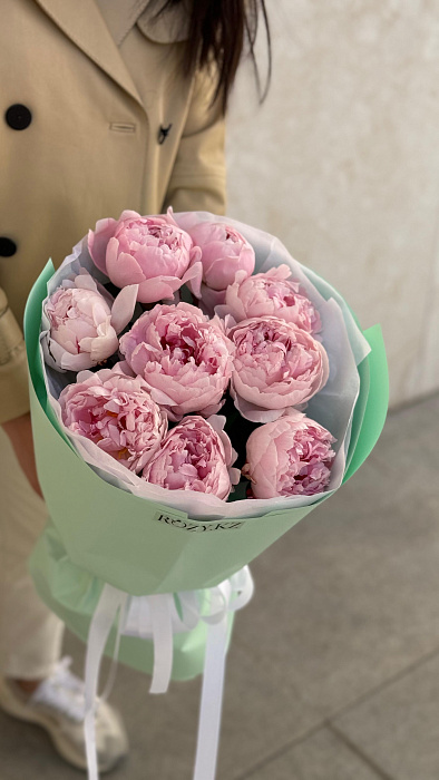 Bouquet of 9 peonies in a stylish package ☺️