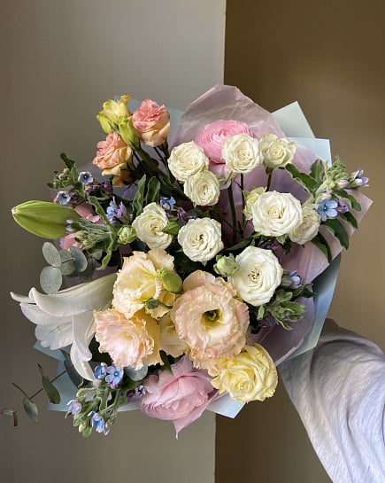 Пастельная палитра с ранункулюсами и эустомой с доставкой по Астане