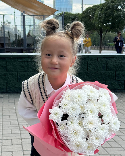 Bouquet of 5 branches of white chrysanthemums with delivery to Astana