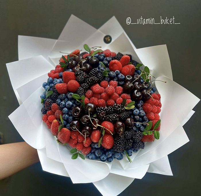 berry bouquet