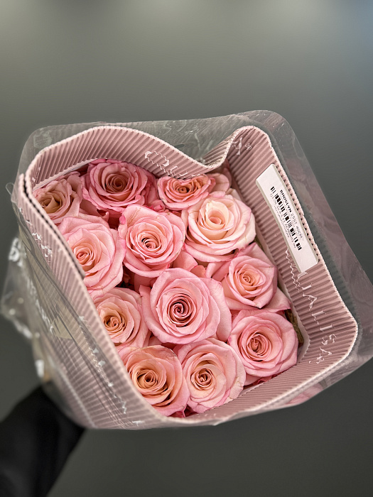 Roses in a pack of 25 pcs (to the florist's taste)