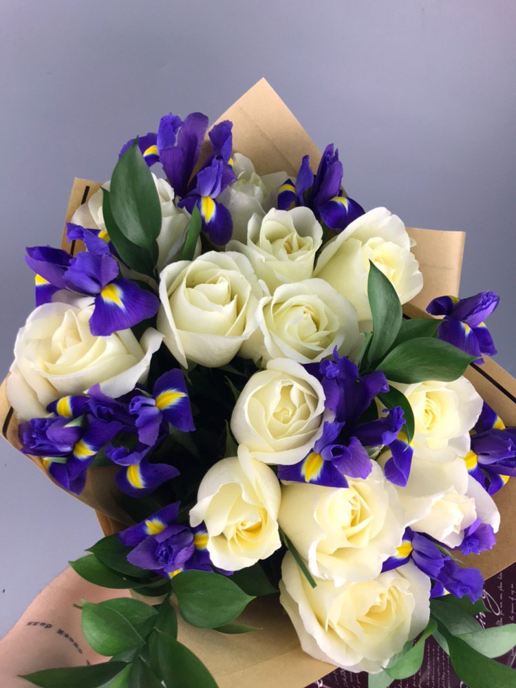 Bouquet with irises and roses Saint Germain