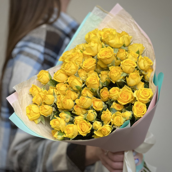 Mono-bouquet of spray roses Sunshine