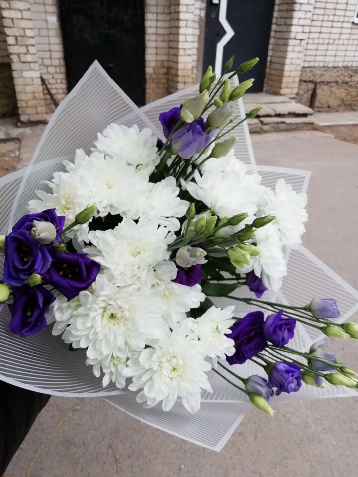 Mixed bouquet with chrysanthemums Waves of life