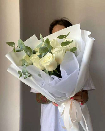 9 белых роз с доставкой по Алматы