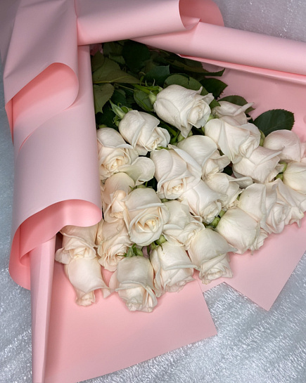 Белые розы в шикарном исполнении с доставкой по Костанае