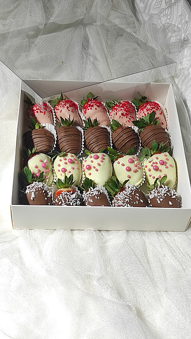 Delight strawberries in Belgian chocolate