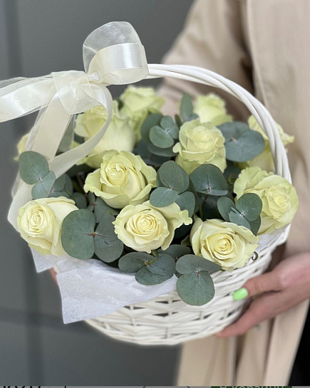 Bouquet of White roses in a basket flowers delivered to Kostanay.