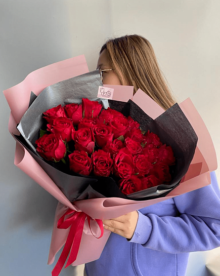 Bouquet of 25 red roses 40-50cm flowers delivered to Astana