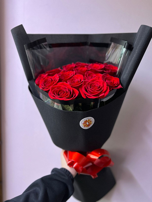 Букет из 15 голландских красных роз 
