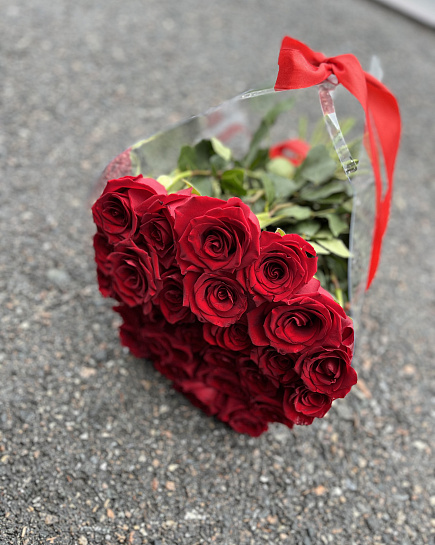 Bouquet of Roses in a carrier flowers delivered to Kostanay.