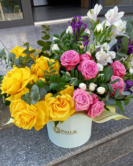Летняя коробка цветов с доставкой по Алматы