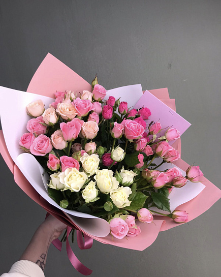 Bouquet of Bush rose flowers delivered to Kostanay.