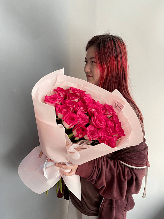 25 crimson roses 40-50cm