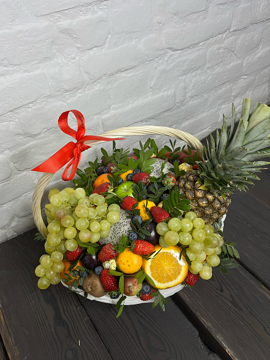 Fruit basket tropical mix 35 cm