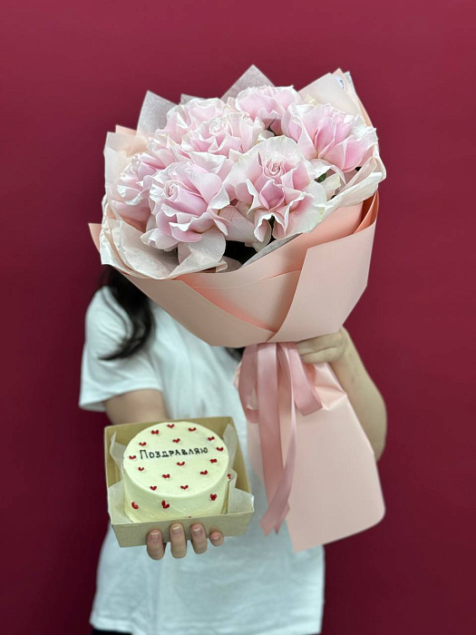 Festive set: Bento cake + Bouquet