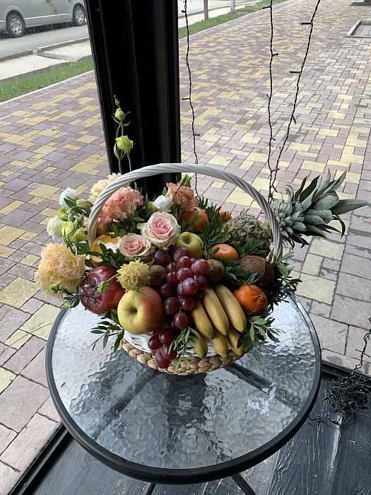 Fruit basket with flowers