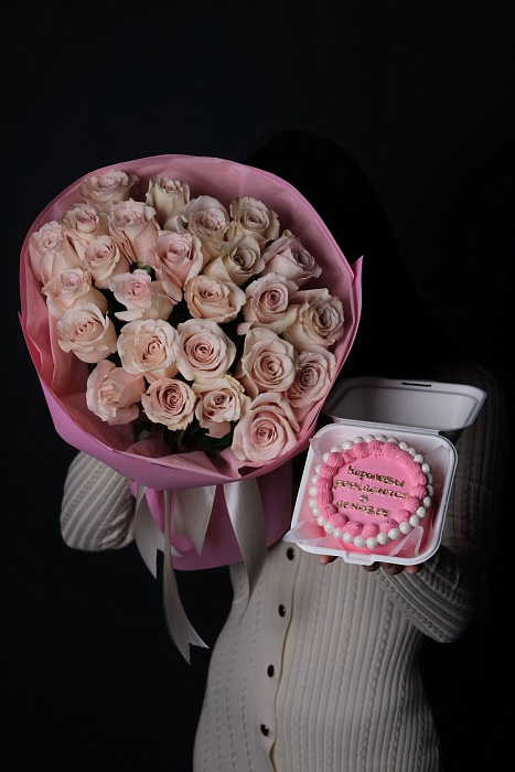 Bouquet of 25 roses + Bento cake