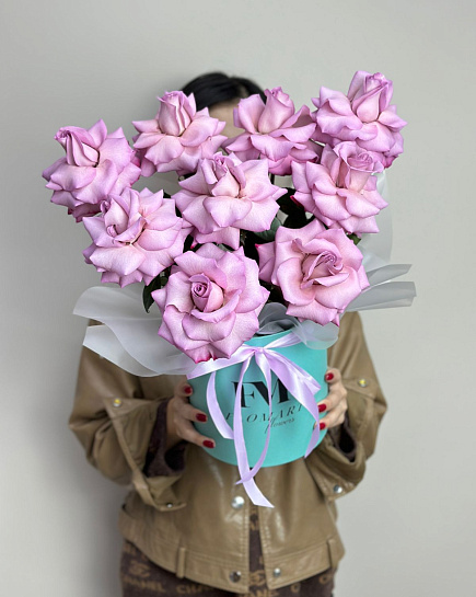 9 фиолетовых роз в шляпной коробке с доставкой по Астане