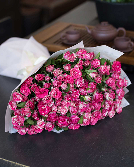Кустовая роза розовая с доставкой по Алматы