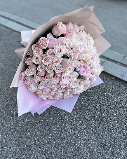 Bouquet of 101 rose flowers delivered to Kostanay.
