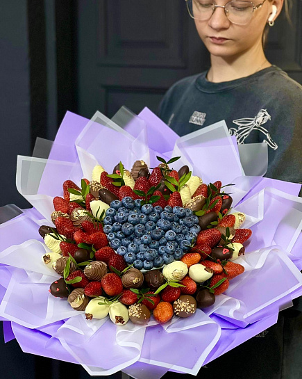 Bouquet of chocolate covered strawberries size L flowers delivered to Almaty