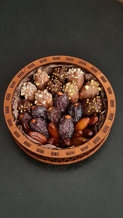 Box with dates