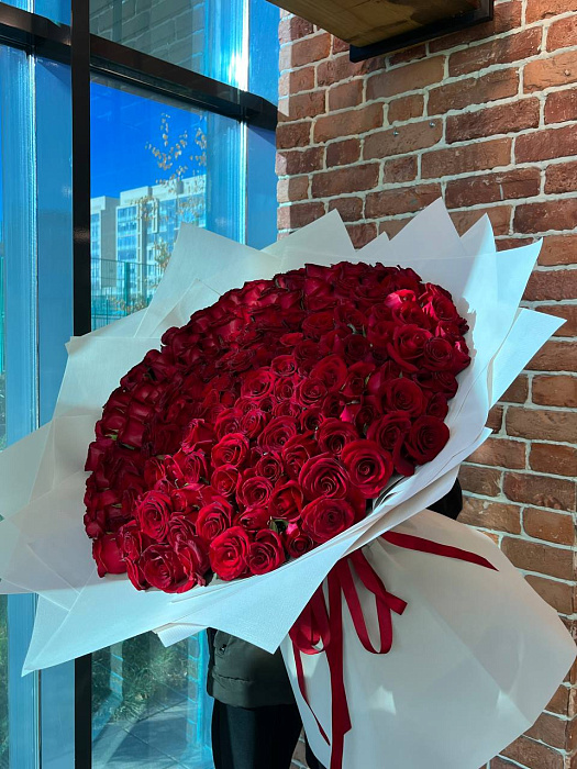 Букет гигант 301 красная роза 