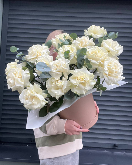 Bouquet of French White Roses in a Box ❤ flowers delivered to Almaty