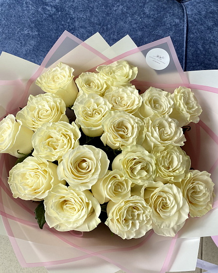 Bouquet of Mondial 21 pcs flowers delivered to Uralsk