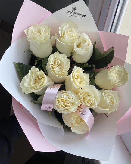 Bouquet of Mono of white roses flowers delivered to Uralsk