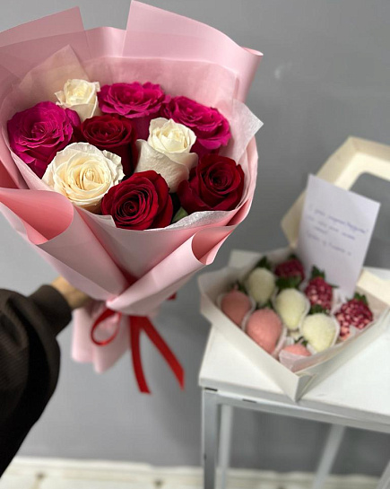 Сет роз с клубникой в шоколаде  с доставкой по Алматы