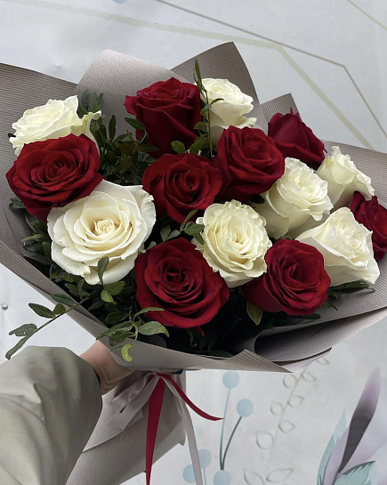 Bouquet of Red and white roses flowers delivered to Rudniy
